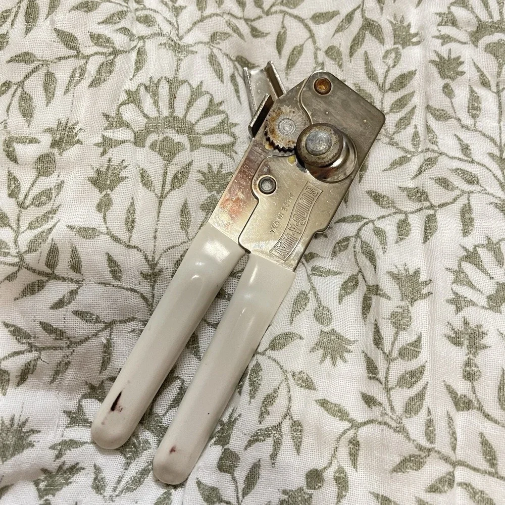 Vintage‎ Swing-A-Way Manual Hand Can Opener White Handles Swing Away USA Made